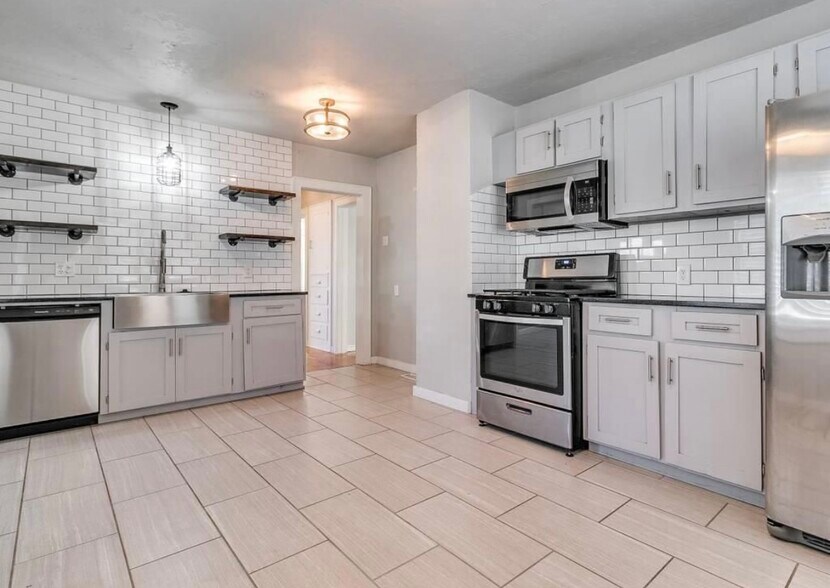 Building Photo - 1205 NW 49th St