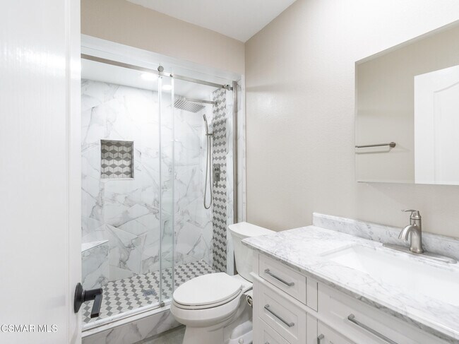 Building Photo - 382 Rockedge Dr