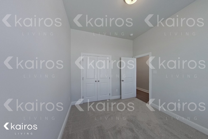 Building Photo - 4828 W Dacha Ln