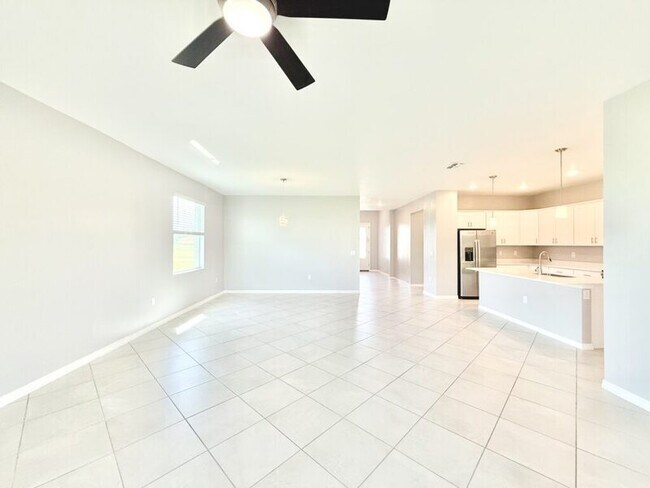 Building Photo - 16304 Quesa Dr