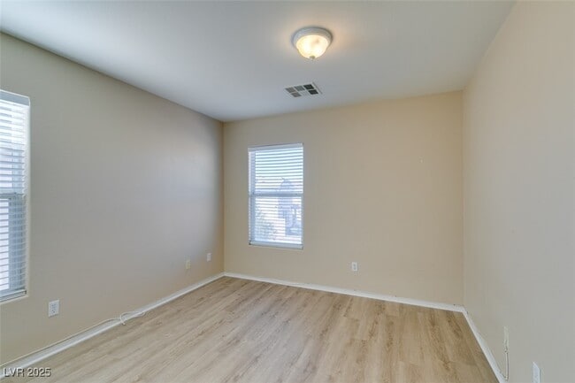 Building Photo - 5768 Mammoth Mountain St