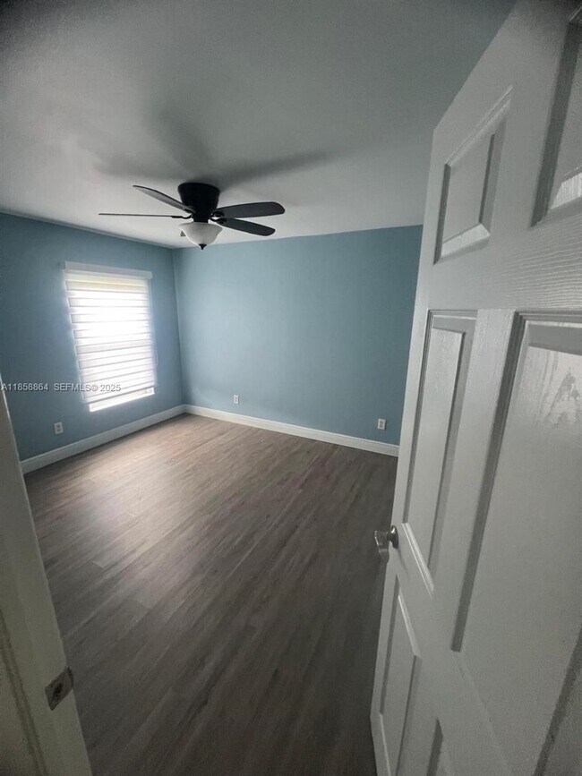 Building Photo - 1305 SW 22nd Pl