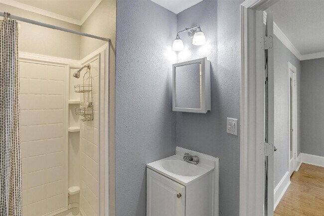 Building Photo - Charming 3 Bedroom Home in Desired TCU Neighborhood