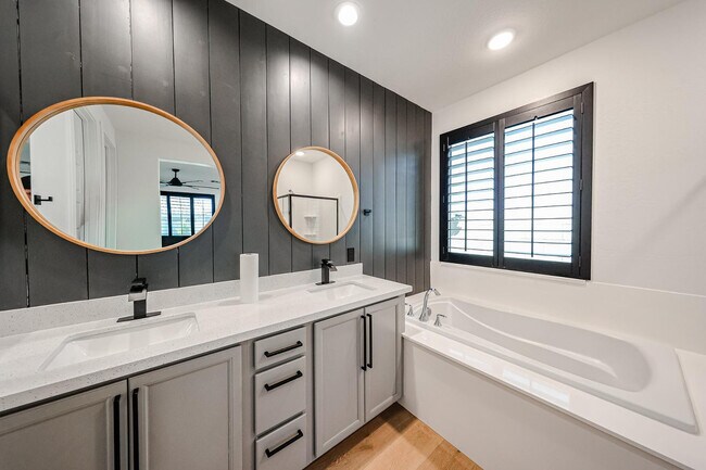 Building Photo - 25689 N 140th Ln