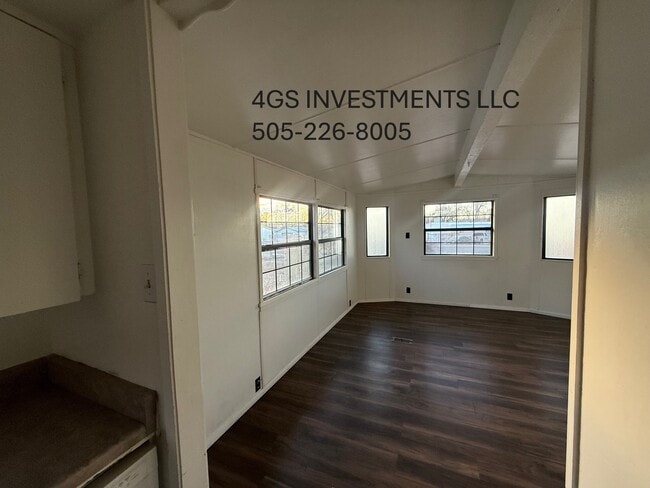 Building Photo - 1700 E 15th St