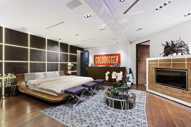 Building Photo - 8356 Sunset View Dr