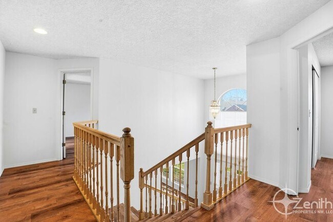 Building Photo - 16101 SE 18th St