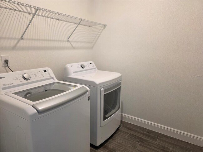 Building Photo - 2372 Shadowland Lp