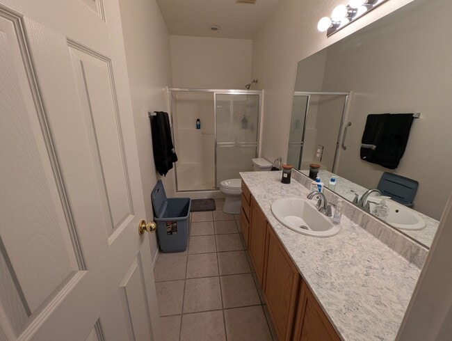 Building Photo - Charming 2BD/2BA townhome for rent in a qu...
