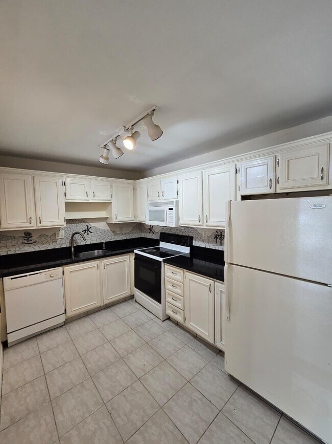 Building Photo - 4133 NW 88th Ave