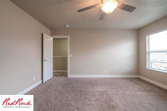 Building Photo - Spacious 4 Bedroom, 2.5 Bathroom Centrally...