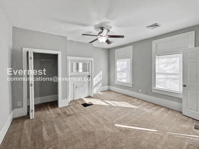 Building Photo - 1304 Oakwood Ave