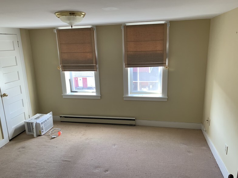 Building Photo - 1297 Portland-Cobalt Rd