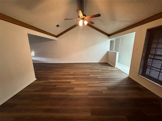 Building Photo - 706 Paintbrush Dr