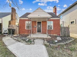 Building Photo - 471 Whitethorne Ave