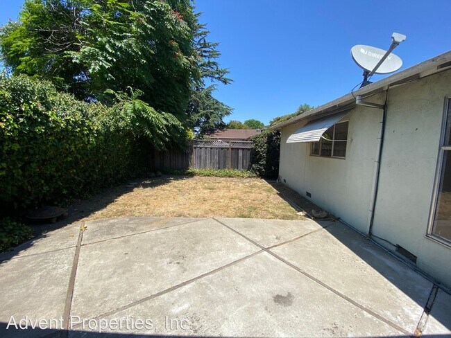 Building Photo - 3 br, 2 bath House - 24517 Townsend Ave.