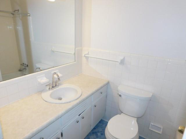 Building Photo - 879 Forest Ridge Dr SE