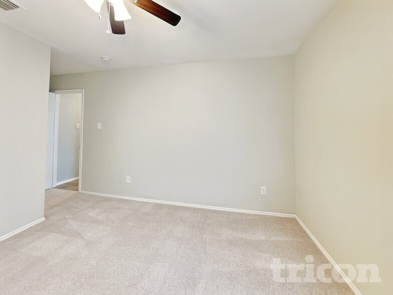 Building Photo - 1700 Bob Dr