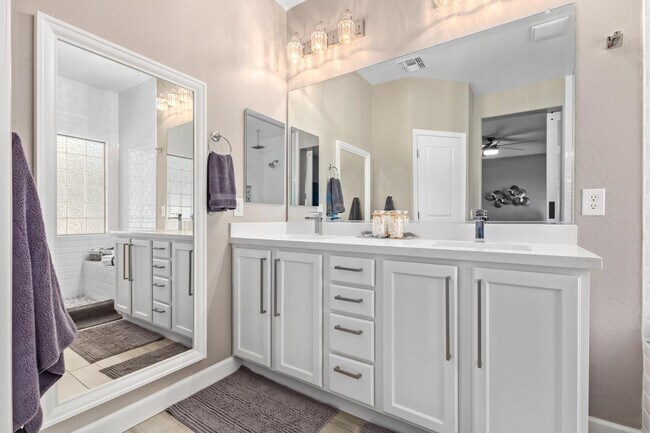 Building Photo - 11810 W Villa Chula Ln