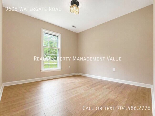 Building Photo - 9608 Watergate Rd