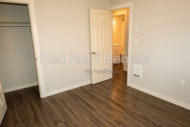 Building Photo - 6726 S D St