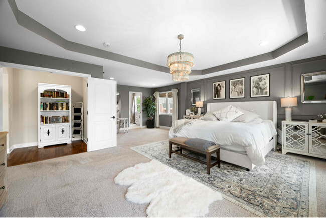 Building Photo - 5990 Hollow Ct