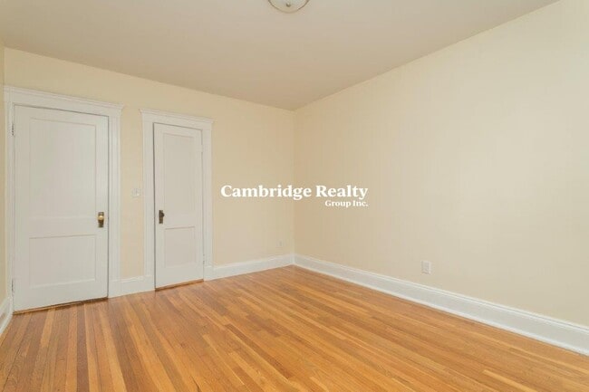 Building Photo - 286 Chestnut Hill Ave