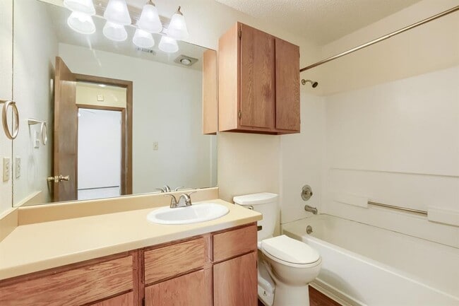 Building Photo - 2504 Howellwood Wy