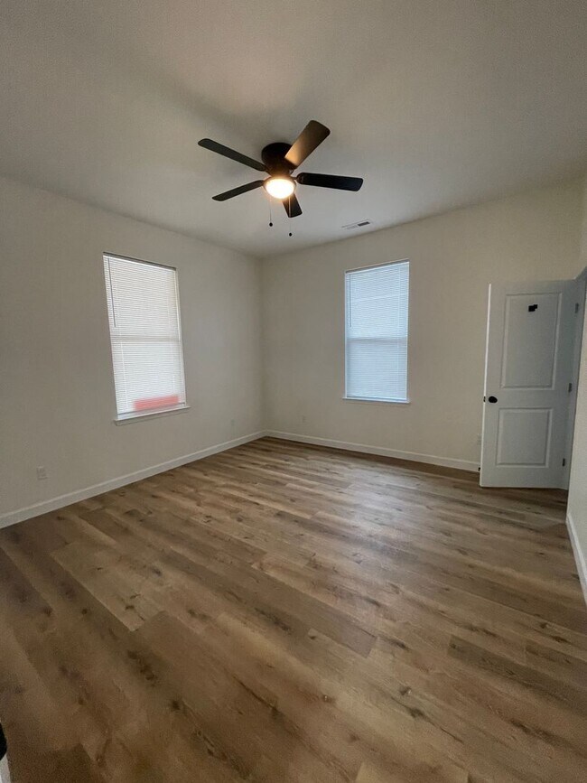 Building Photo - Charming Remodeled Home in Chattanooga