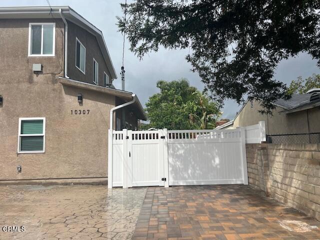 Building Photo - 10307 Floralita Ave