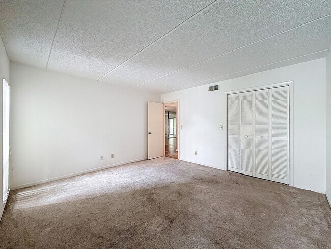 Building Photo - 1200 Tarpon Woods Blvd