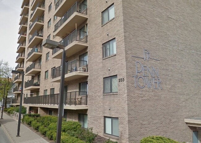 Primary Photo - Live that #collegelife at Penn Tower in Do...