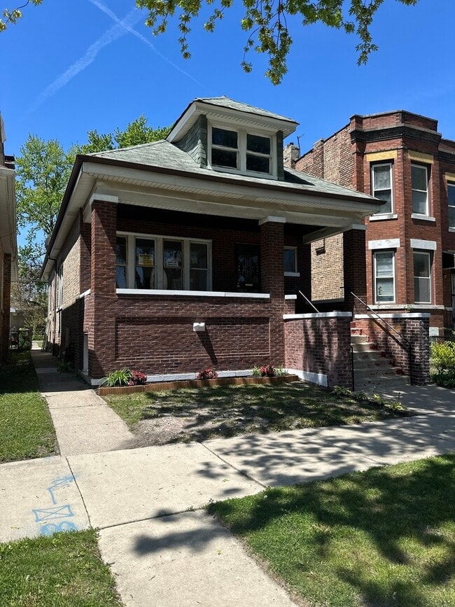 Building Photo - 8634 S Carpenter St
