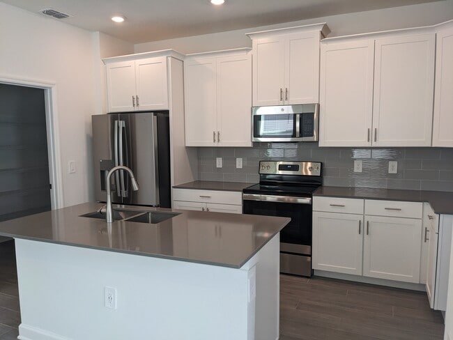 Building Photo - 11716 Language Wy