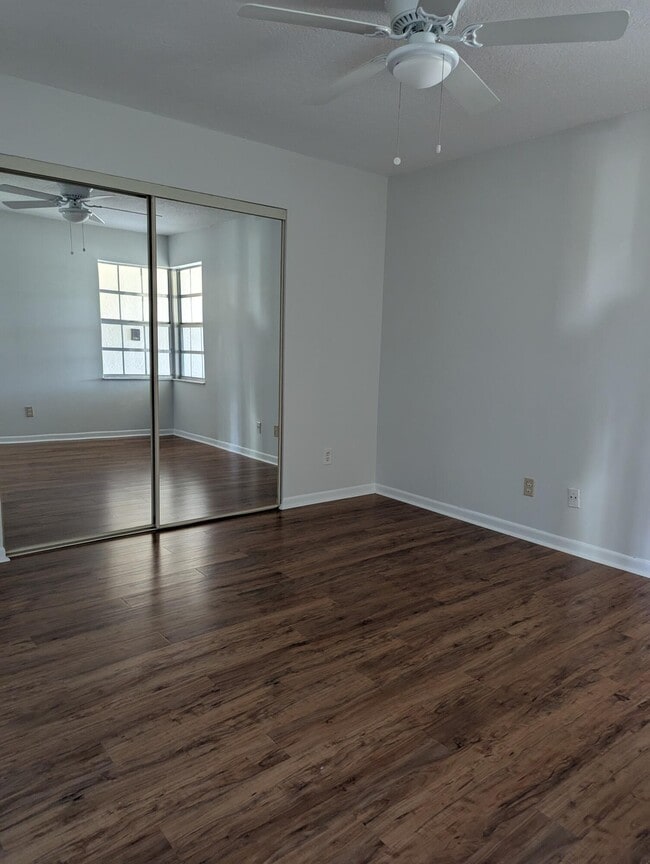 Building Photo - 104 Moccasin Trail S