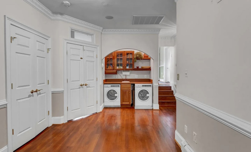 Laundry - Shared - 7912 Savage Guilford Rd