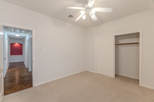 Building Photo - 6618 Trenton Lake Ln