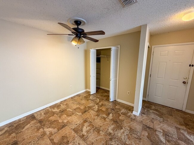 Building Photo - Windsor Park #311