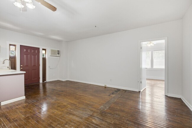 Building Photo - 924 Kirkwood Ave