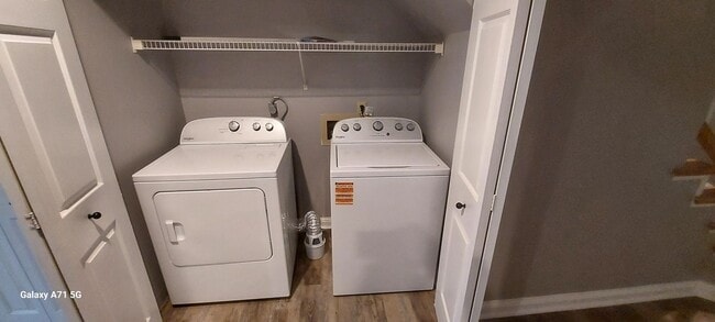 Building Photo - 10th Street Apartments