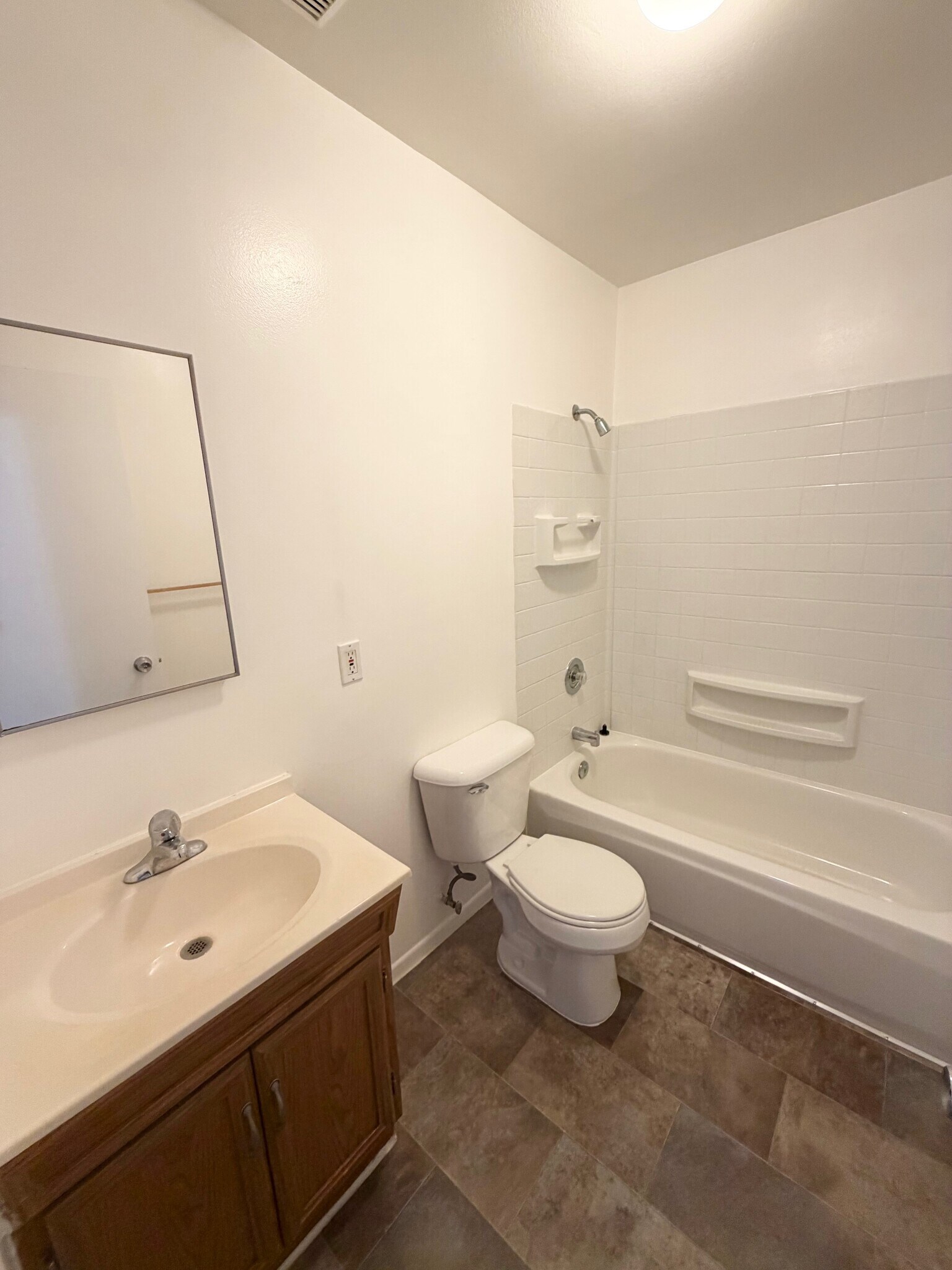 Building Photo - 454 S 500 E