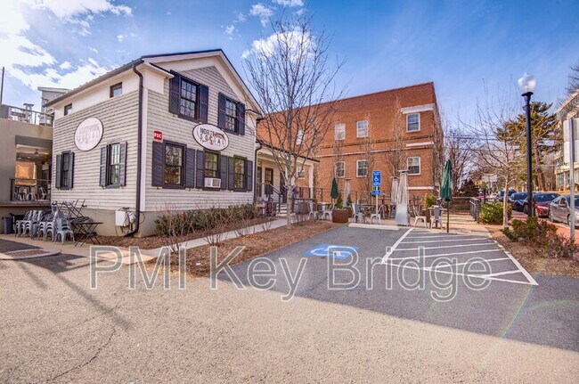 Building Photo - 2200 N Westmoreland St