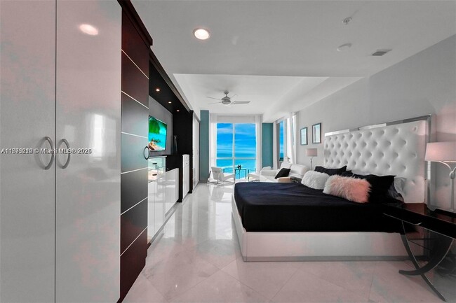 Building Photo - 18101 Collins Ave