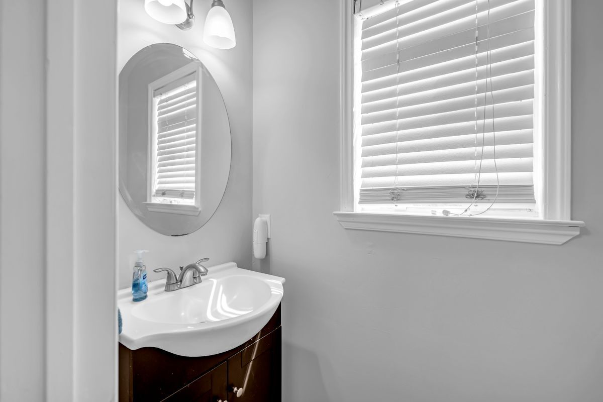 Building Photo - 6 Cattail Dr