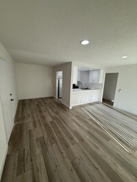 Building Photo - 131 N Richmont Dr