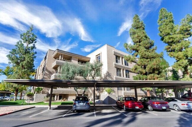 Building Photo - 5124 N 31st Pl