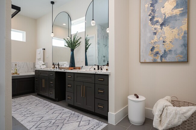 Building Photo - 913 Thompson St