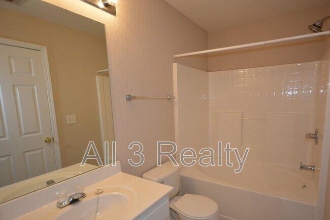 Building Photo - 142 Brookview Dr