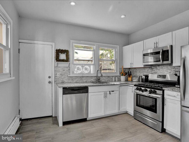 Building Photo - 2651 Aramingo Ave