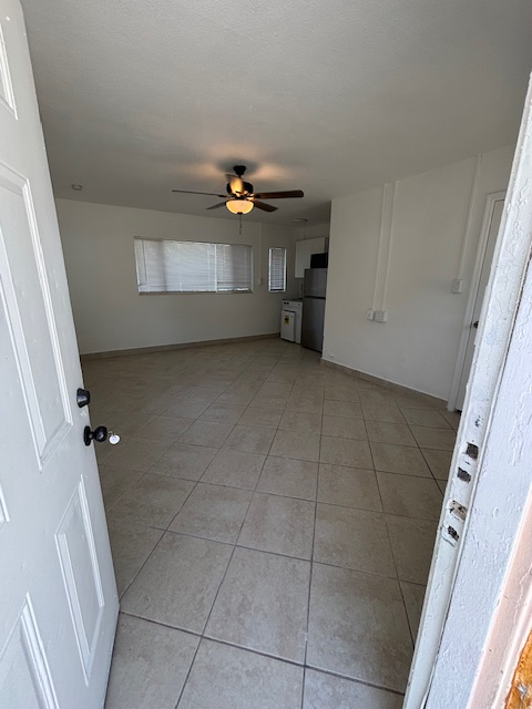 Building Photo - 1064 N Tamiami Trl